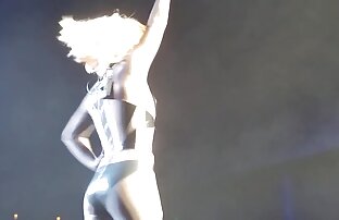 XXX Der junge alte reife nackte frauen Mann im Licht einer Sauna